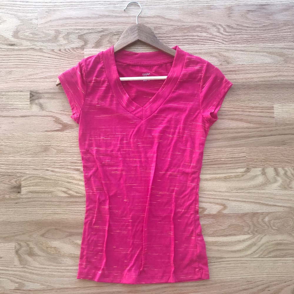 women’s v-neck tshirt